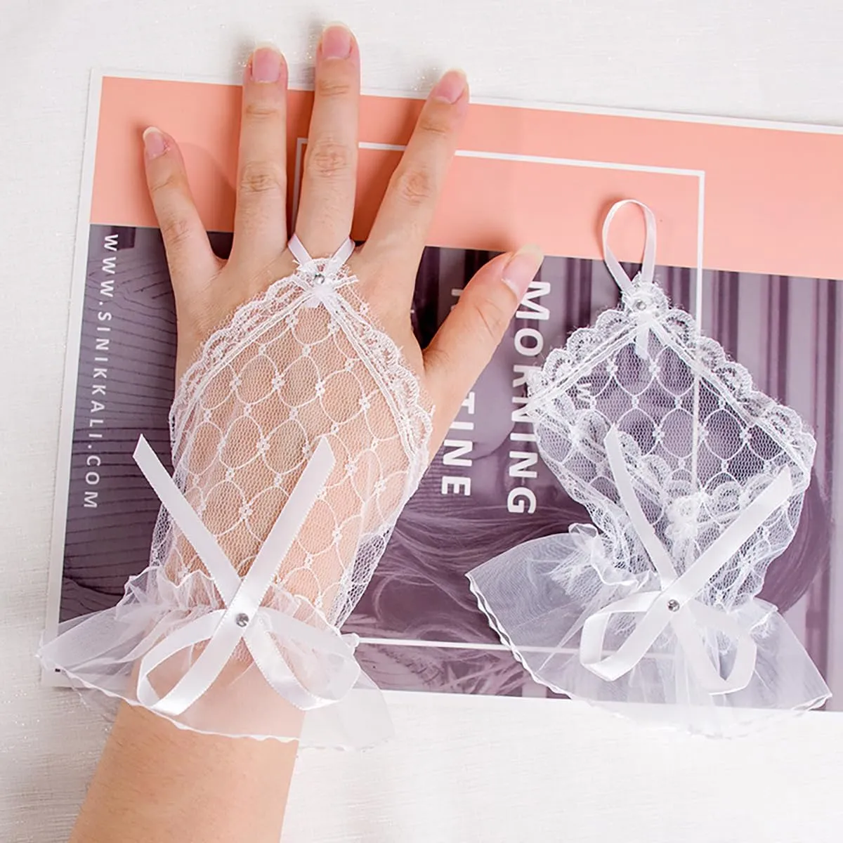 AUOCATTAIL Lolita Lace Gloves White Hand Sleeve Elastic Bracelet Floral Wrist Cuffs for Bridal Wedding Masquerade