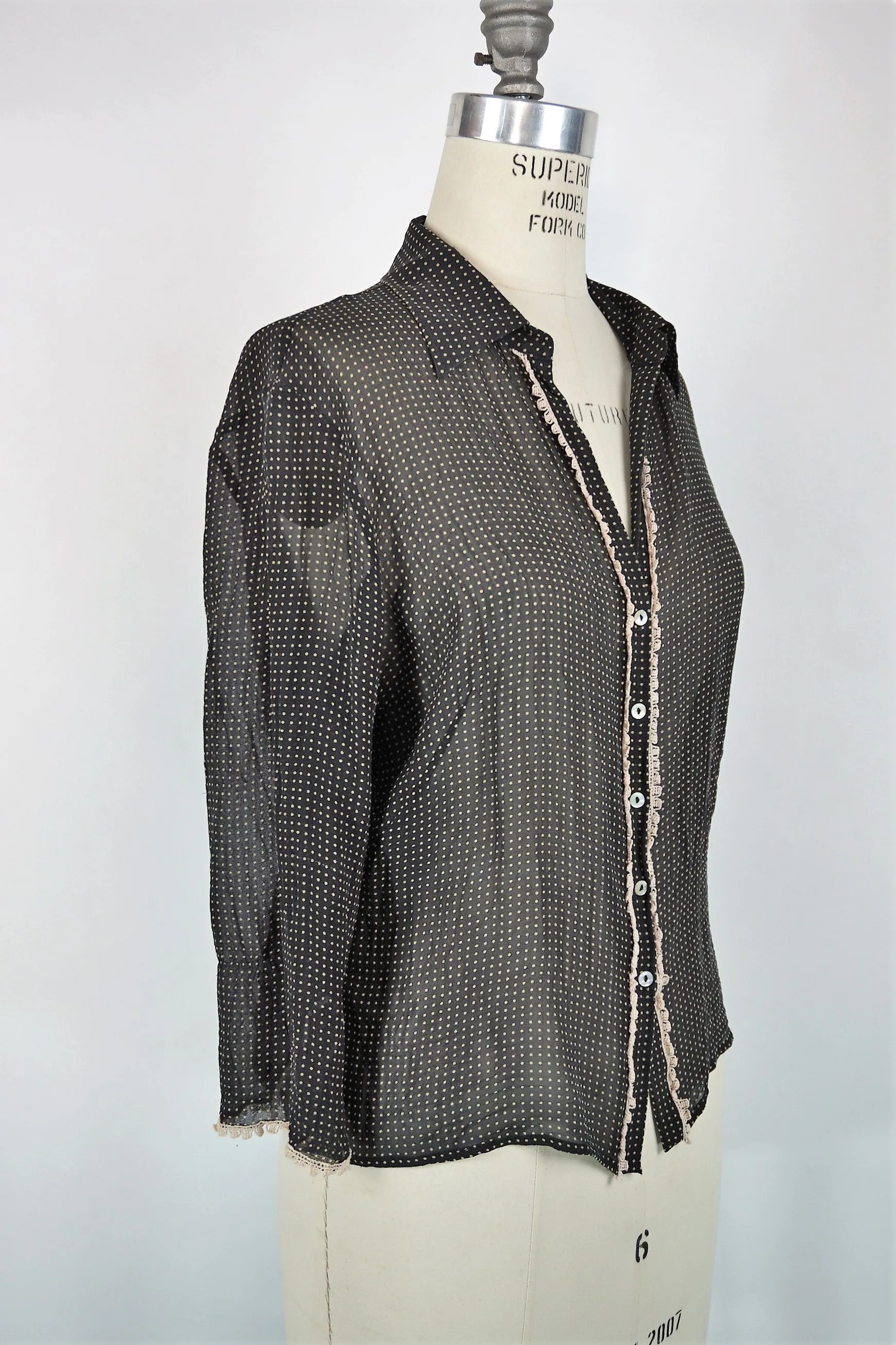 Black and ivory polkadot top, 40s style