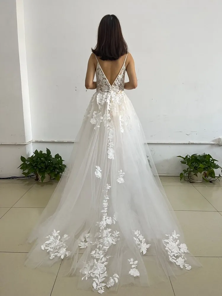 Spaghetti Strap Lace Wedding Dress With V Neckline Tulle Bridal Gown